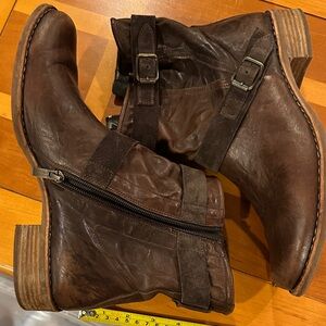 Women’s  Brown Leather Boots